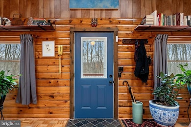 249 Crestview Ln, Berkeley Springs, WV 25411 - photo 3