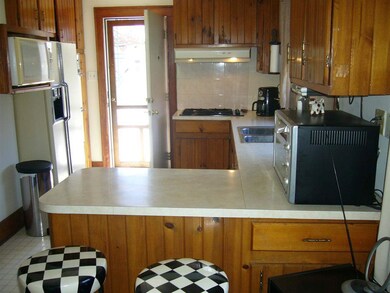 1815 W 9th St, Davenport, IA 52804 - photo 6