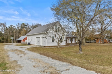 1074 N Carolina 41, Trenton, NC 28585 - photo 4