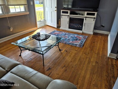 108 Rosedale Dr, Elizabeth City, NC 27909 - photo 4