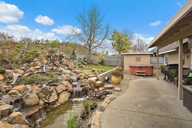 2570 Meadow Creek Dr, Medford, OR 97504 - photo 4