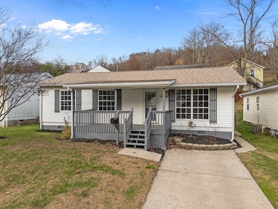 3981 39th St E, Nitro, WV 25143 - photo 2