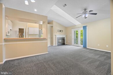 12200 Eagles Nest Ct unit M, Germantown, MD 20874 - photo 4