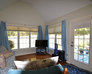 34 Dixon Dr, Litchfield, NH 03052 - photo 5