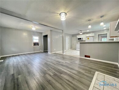 1940 Fairfax Rd, Toledo, OH 43613 - photo 2