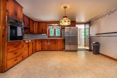 16 Ellen St, Webster, MA 01570 - photo 5