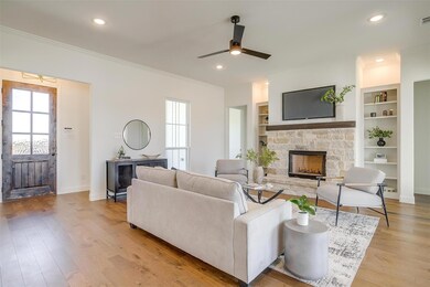 1017 Gatlin Cir, Springtown, TX 76082 - photo 4