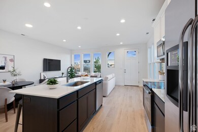 11321 S Offshore Way unit 402, South Jordan, UT 84009 - photo 4