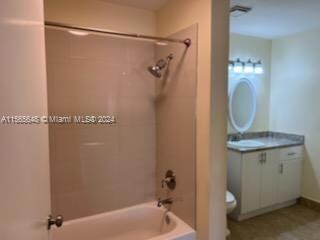 18326 NW 68th Ave unit L, Hialeah, FL 33015 - photo 4