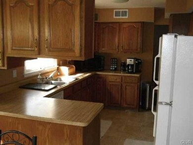 1975 Fallow Ct, Macungie, PA 18062 - photo 6