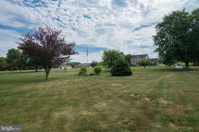 337 Quaint Swan Dale Dr, Martinsburg, WV 25404 - photo 3