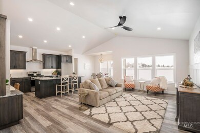 627 Clear Springs St, Burley, ID 83318 - photo 4