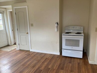 9 Elm St unit 1R, Winchester, NH 03470 - photo 4