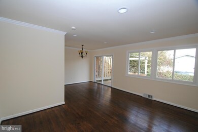 6643 Chestnut Ave, New Carrollton, MD 20784 - photo 6