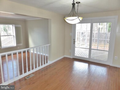 9000 Alexis Ct, Springfield, VA 22152 - photo 4