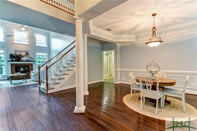 Entry/Formal Dining Room