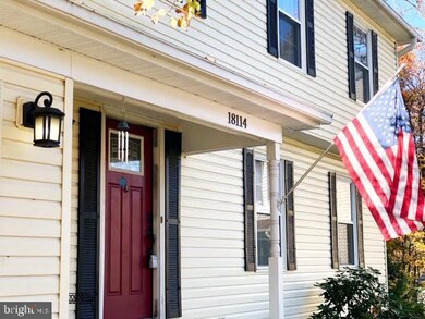 18114 Tompkins Ct, Dumfries, VA 22026 - photo 3