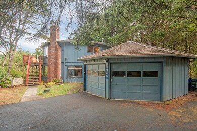 Octagon garage