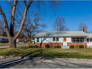 237 Carver St, Springfield, MA 01108 - photo 2