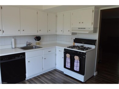 26589 Central Park Blvd unit 26589, Olmsted Falls, OH 44138 - photo 7