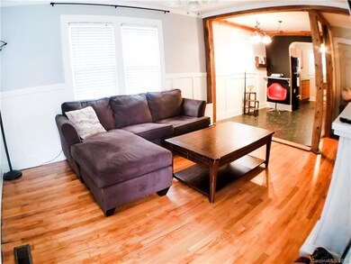 226 Maple St, Statesville, NC 28677 - photo 2