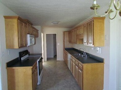 2110 Coldstream Dr, Lawrenceburg, KY 40342 - photo 2