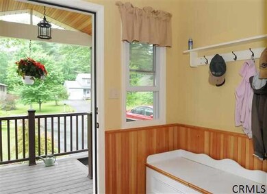 18 Rip van Ln, Saratoga Springs, NY 12866 - photo 2