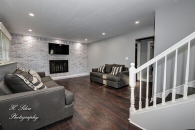 911 Timberwood Ln unit 1, Algonquin, IL 60102 - photo 5