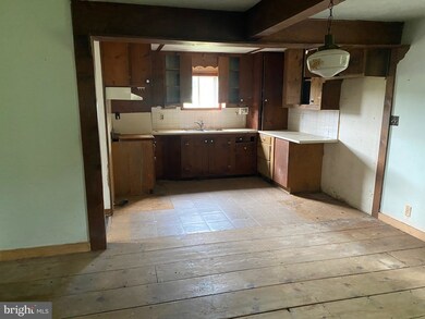 14622 Winchester Grade Rd, Berkeley Springs, WV 25411 - photo 6