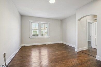 166 Maplewood Ave unit 3, Maplewood, NJ 07040 - photo 4