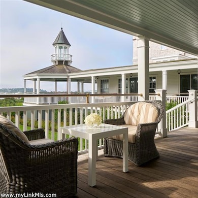 Exterior veranda