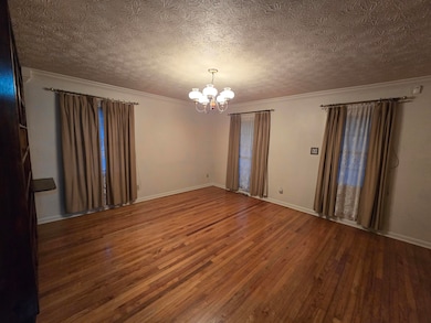 1203 Winchester Ave, Middlesboro, KY 40965 - photo 4