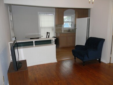 913 Kelley St, Houston, TX 77009 - photo 2