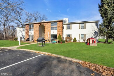 8 6 Seattle Ct unit 6, Freehold, NJ 07728 - photo 6