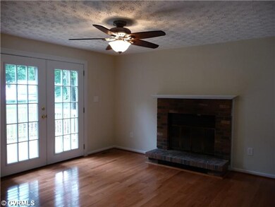 Den/Family/Great Room - Spacious with gorgeous har
