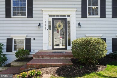 10121 Schoolhouse Woods Ct, Burke, VA 22015 - photo 5