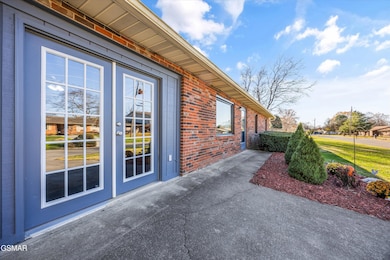 231 River Bottom Dr, Sevierville, TN 37862 - photo 2