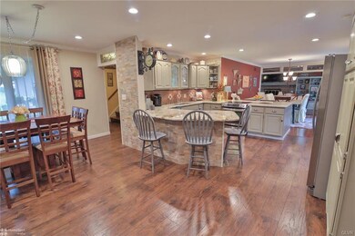 High end granite counter tops on breakfast peninsu