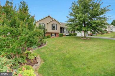 1441 Mallard Dr E, Chambersburg, PA 17202 - photo 2