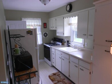 300 Maple Ave, Gloucester City, NJ 08030 - photo 5