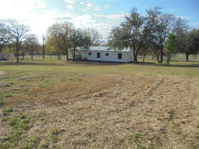 101 Salt Flat Ct, Springtown, TX 76082 - photo 2