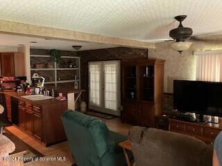 522 Packer St, Avoca, PA 18641 - photo 4