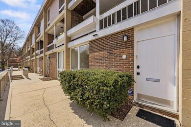 11585 Maple Ridge Rd, Reston, VA 20190 - photo 2