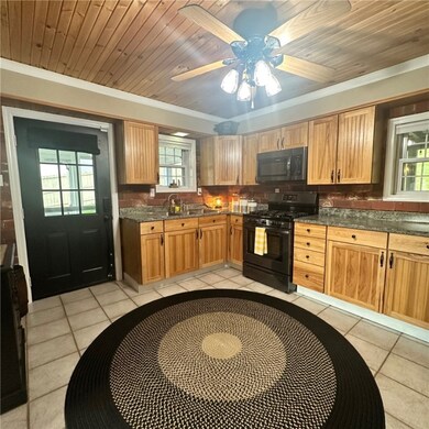 Entrance to kitchen
