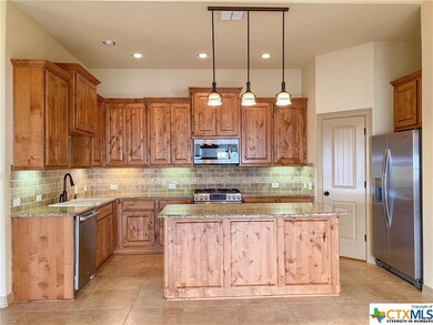 1625 Mikula Place, New Braunfels, TX 78130 - photo 4