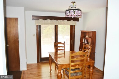 16501 Abbey Dr, Bowie, MD 20715 - photo 3