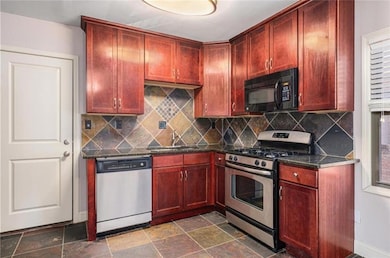 1102 W 46th St unit 3, Kansas City, MO 64112 - photo 3