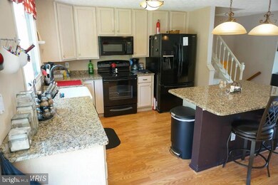 12811 Gatepost Ct, Herndon, VA 20171 - photo 6