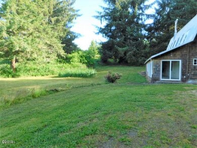 541-480524 side yard