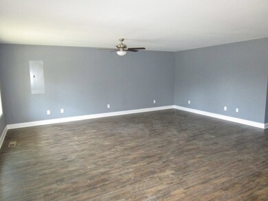 1513 Hale Bowen Dr, Dalton, GA 30721 - photo 2